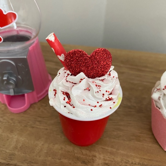 Valentines Day tiered tray bundle - Picture 5 of 9